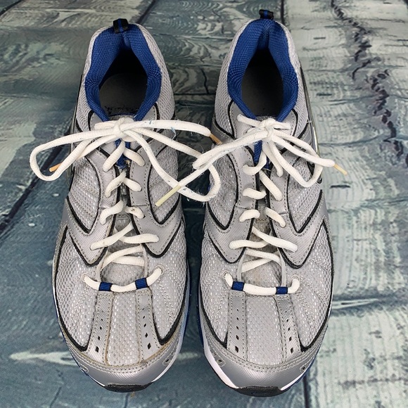 Nike Shoes - Nike blue & white Air Max run 11 size 7 1/2